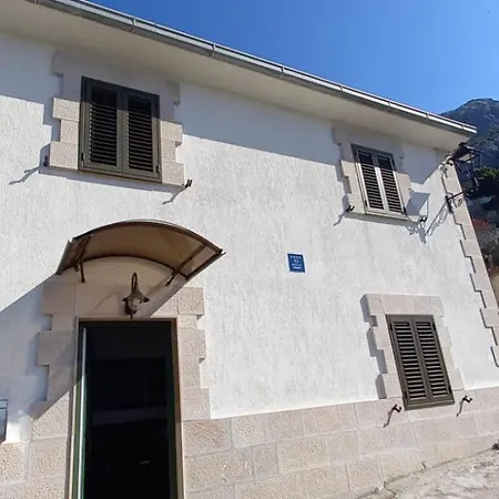 House Boban With Private Pool And Garage Mimice