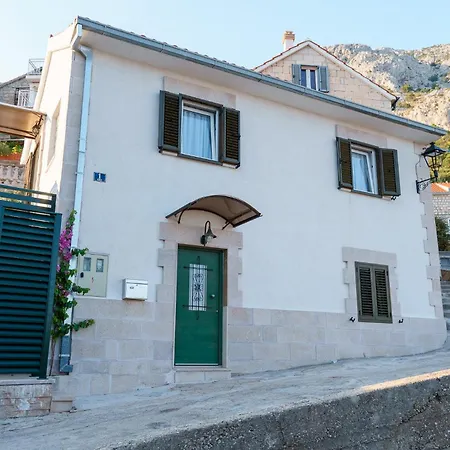 House Boban With Private Pool And Garage Mimice