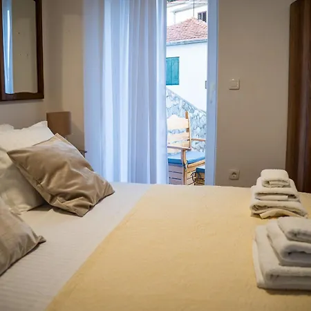 House Boban With Private Pool And Garage