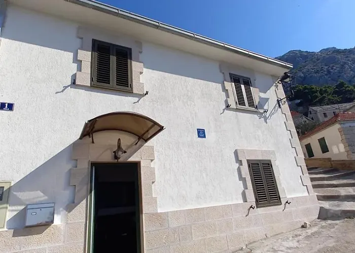 House Boban With Private Pool And Garage Mimice