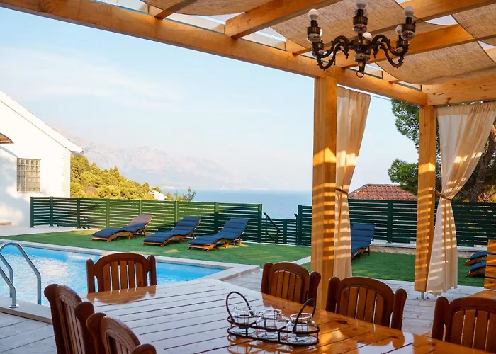 Nyaraló House Boban With Private Pool And Garage *