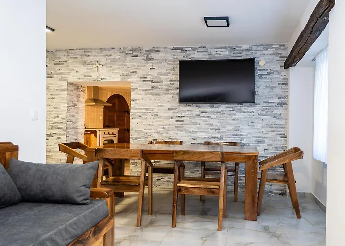 House Boban With Private Pool And Garage Mimice