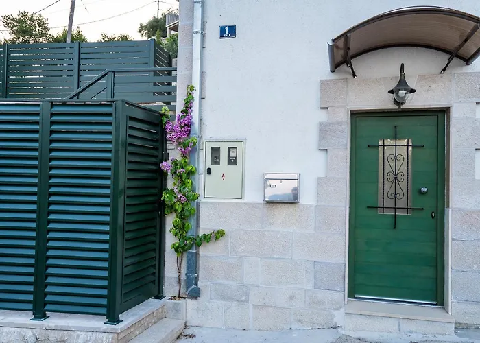House Boban With Private Pool And Garage Nyaraló