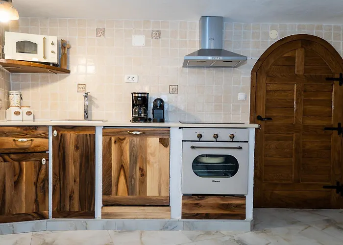 House Boban With Private Pool And Garage Nyaraló *